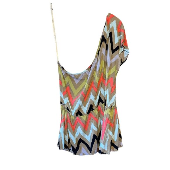 BCBGeneration Woman's Off-Should Patterned Trendy Top Size Large - Picture 4 of 4
